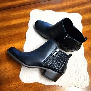 Lucky Brand Genuine Leather Zip Ankle Boots Women's 8